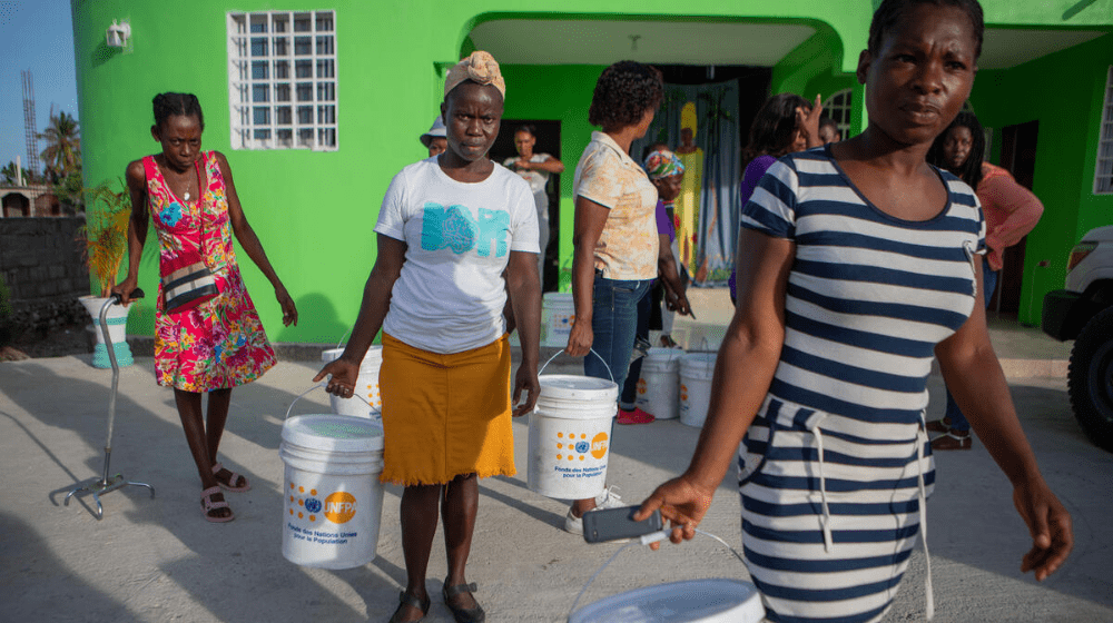 Aproximadamente 5,5 millones de personas necesitan asistencia humanitaria en Haití. La violencia extrema perpetrada por bandas armadas contra la población haitiana se ha extendido en la ciudad y regiones remotas, afectando desproporcionadamente a mujeres y niñas. ©UNFPA Haití