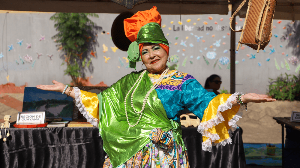 La riqueza de la diversidad cultural y del aporte de la población venezolana es uno de los aspectos que se promueven.