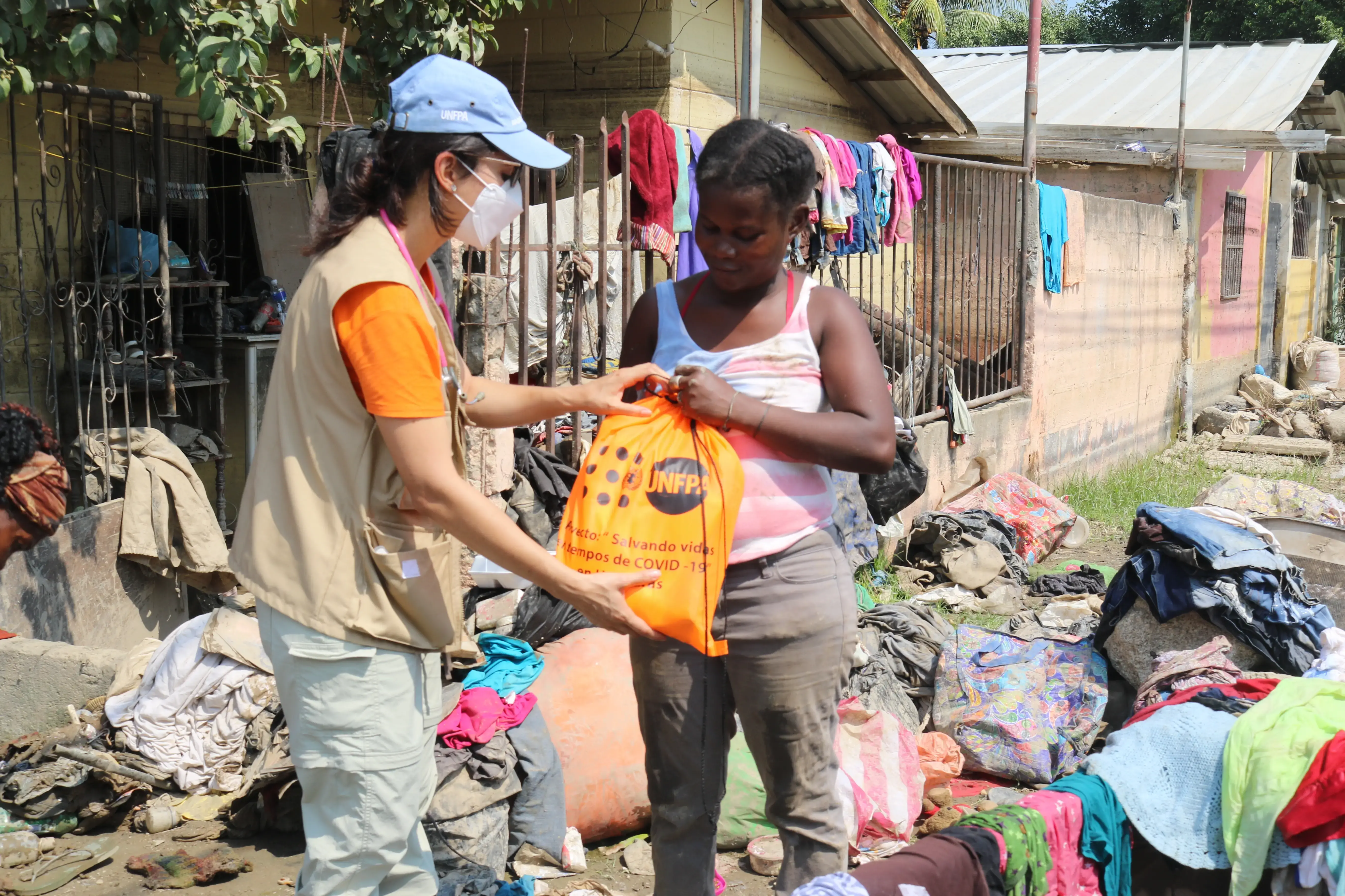 Contar con datos que salvan vidas ayuda a UNFPA en la respuesta ante el Huracán ETA y IOTA